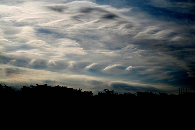 Kelvin-Helmholtz_instability_clouds
