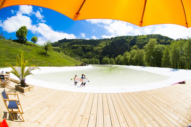 Wavegarden_view_from_one_end