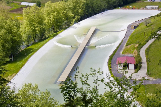 Wavegarden_view_from_the_top